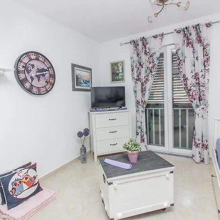 Apartment New! Aenona 200m From The Beach, Nin