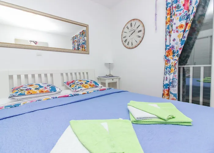 New! Aenona 200m From The Beach,