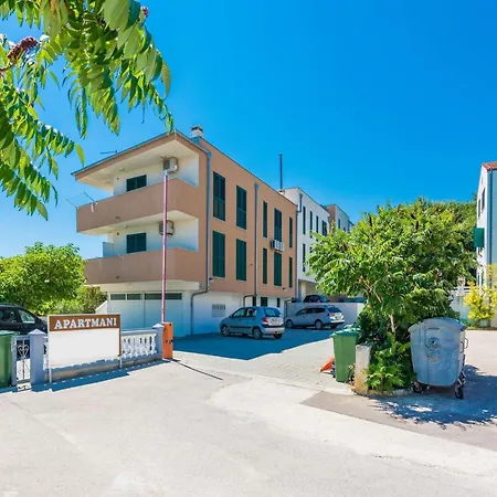 New! Aenona 200m From The Beach, 아파트 *