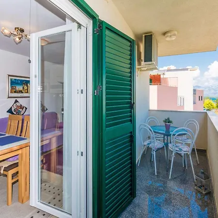 아파트 New! Aenona 200m From The Beach,