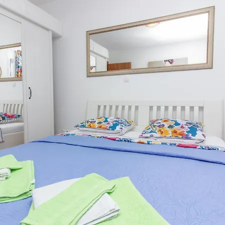 New! Aenona 200m From The Beach, * נין