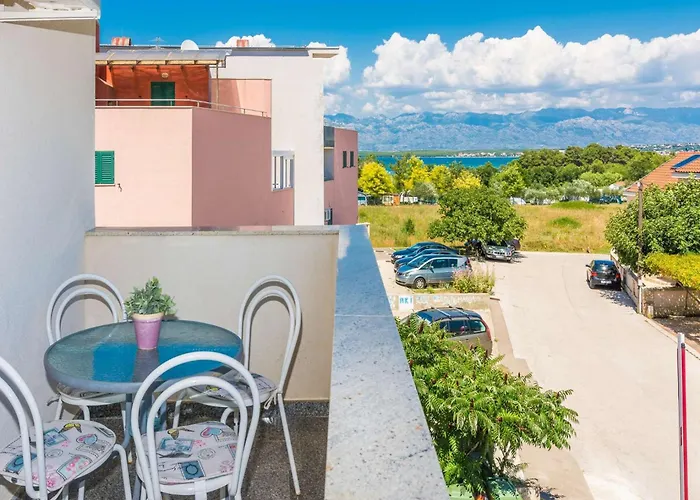 Διαμέρισμα New! Aenona 200m From The Beach,