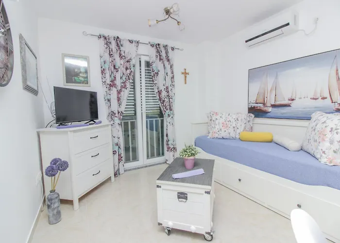 New! Aenona 200m From The Beach,
